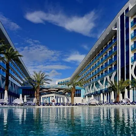 Vikingen Infinity & Otel